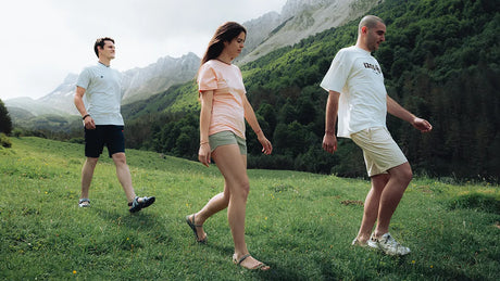 Cómo mantenerte fresco y cómodo en las rutas de senderismo este verano