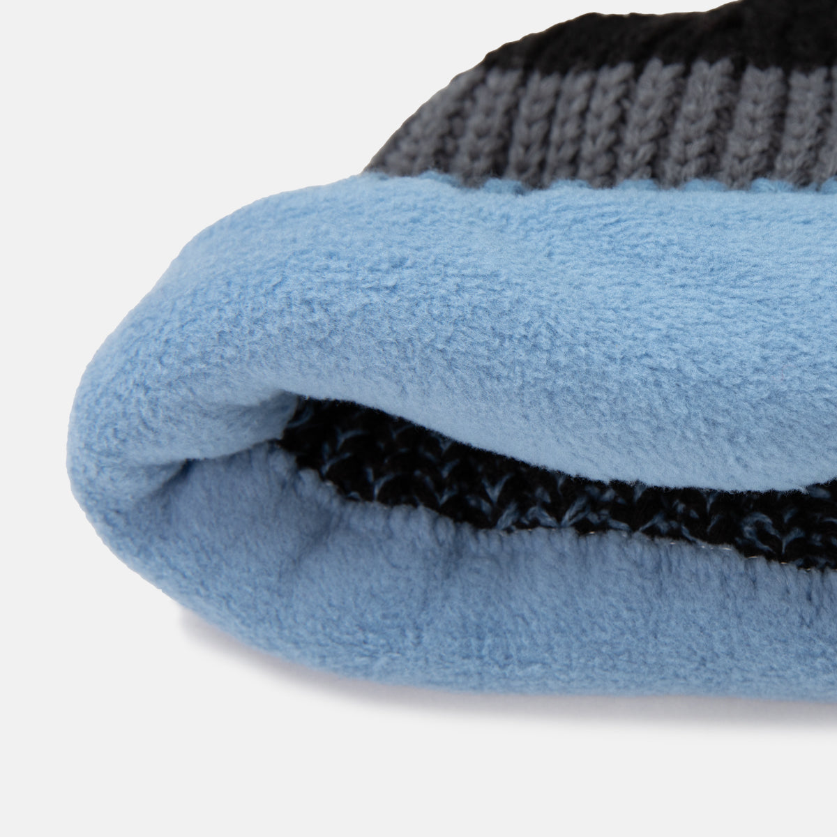 GORRO DE INVIERNO DE PUNTO CASPE