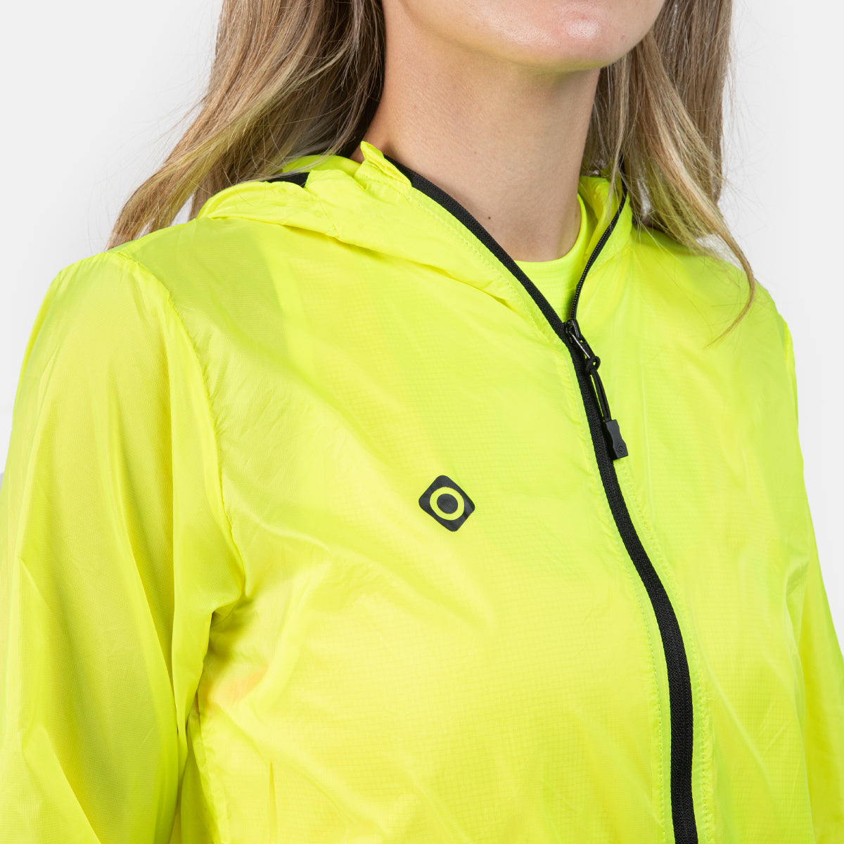 CHAQUETA CORTAVIENTOS ULTRALIGERA TOURY W