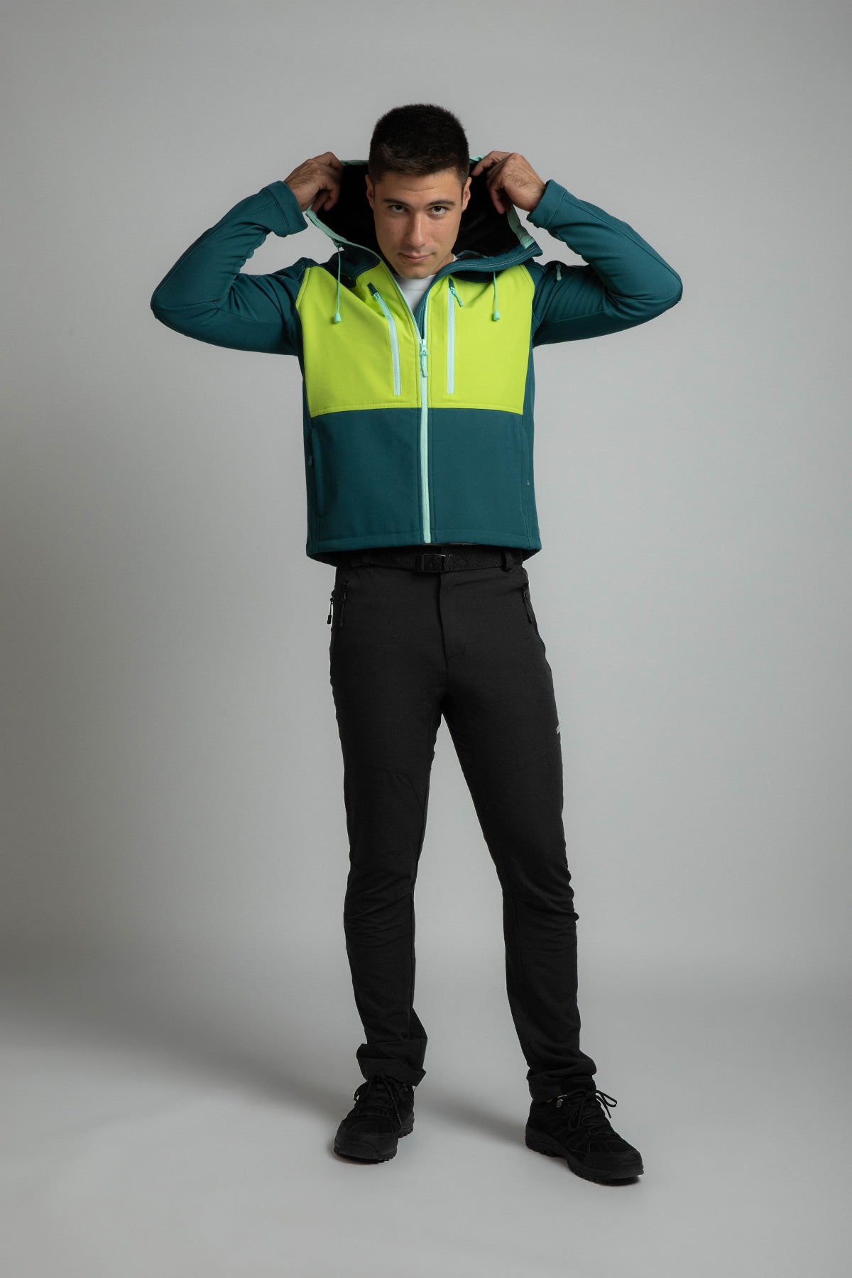 CHAQUETA DE SOFTSHELL KONKA